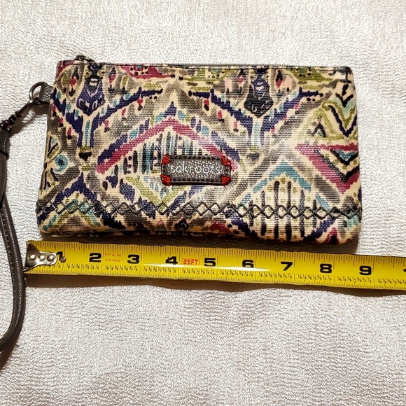 Sakroots Charging Station Clutch  Wristlet Bag - Picture 10 of 10